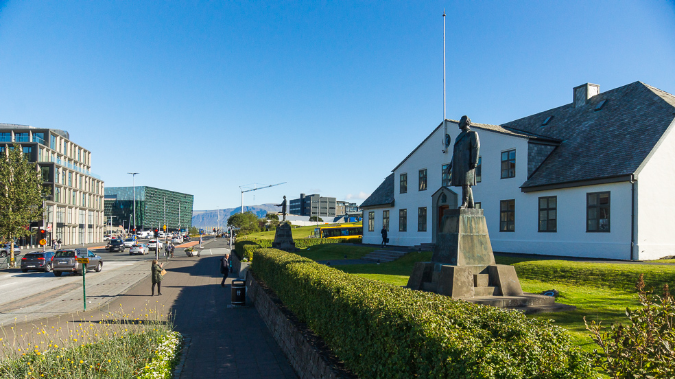 20240911_0208_Island